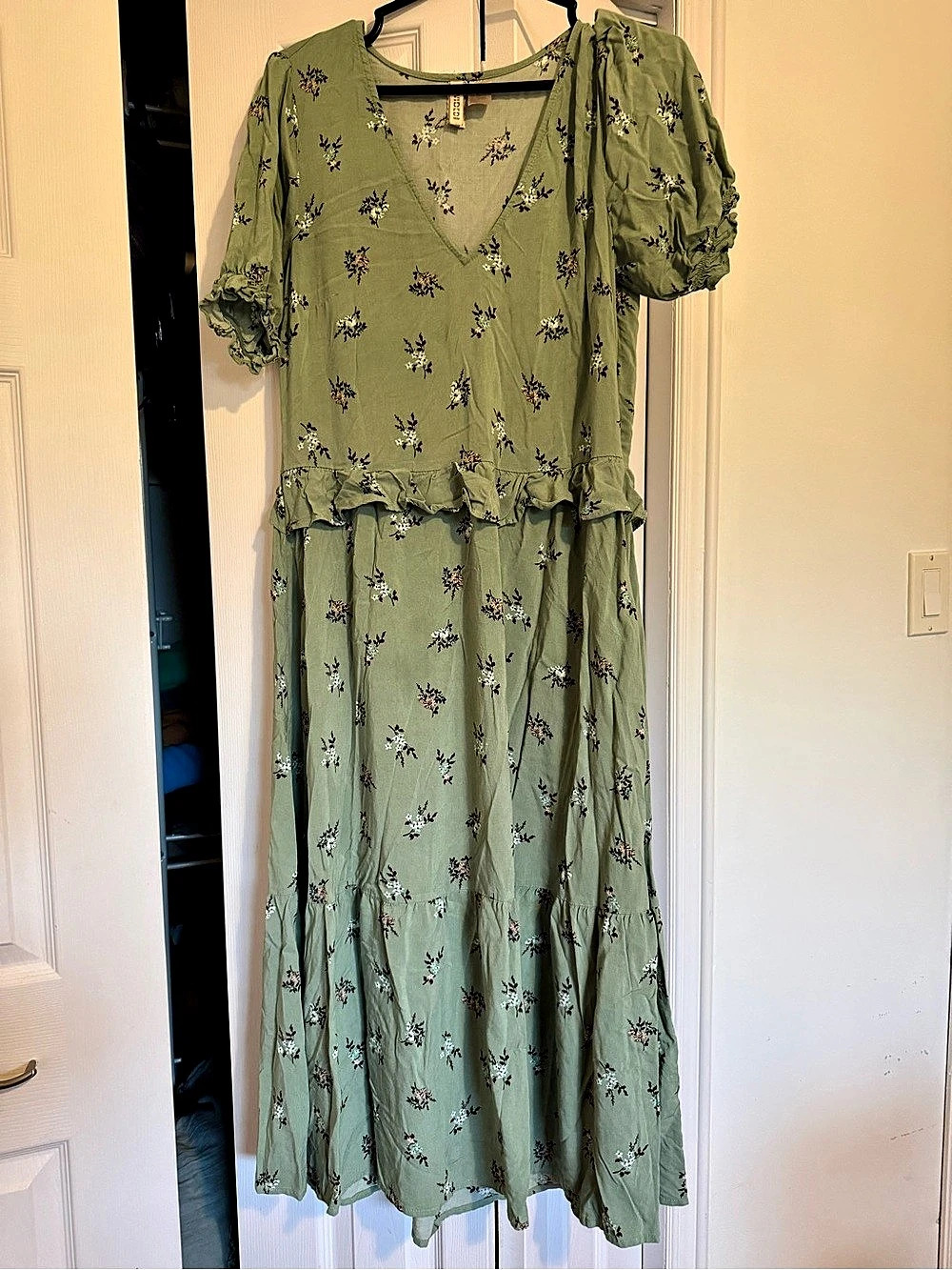 4 for $20 H&M Floral Maxi Dress in Green Size small